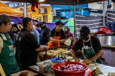 Pedagang Bazar Ramadan di Malaysia Naikkan Harga, Biaya Bahan Baku Jadi Penyebab