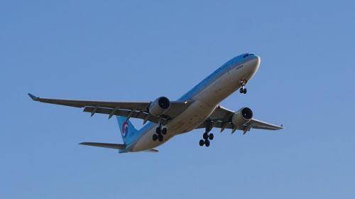 Harga Bahan Bakar Naik, Penerbangan Umrah Jadi Lebih Mahal. Foto: Pixabay