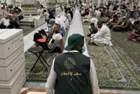 Lebih dari 33 Juta Hidangan Buka Puasa Disajikan di Dua Masjid Suci Selama Ramadan 2026