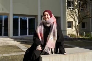 Vera Celik, Politisi Muda Berhijab yang Cetak Sejarah di Zurich