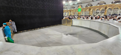 Jangan Salah, Waktu Sholat Hateem di Masjid al-Haram Berbeda Antara Pria dan Wanita