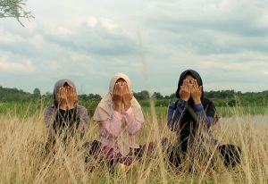 Gus Baha Ingatkan Beramal Saleh Tidak Selalu Rumit, Banyak Jalan yang Mudah dan Sederhana