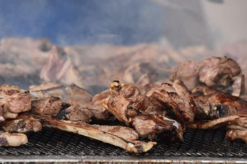 Bolehkah Panitia Mengambil Daging Kurban untuk Konsumsi? Ini Penjelasannya