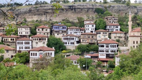 3 Destinasi Wisata Terindah di Turki yang Wajib Dikunjungi, dari Danau Memukau hingga Kota Warisan Dunia