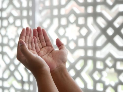 Hukum Mendoakan Teman atau Kerabat yang Masih Nonmuslim dalam Islam, Boleh atau Tidak?